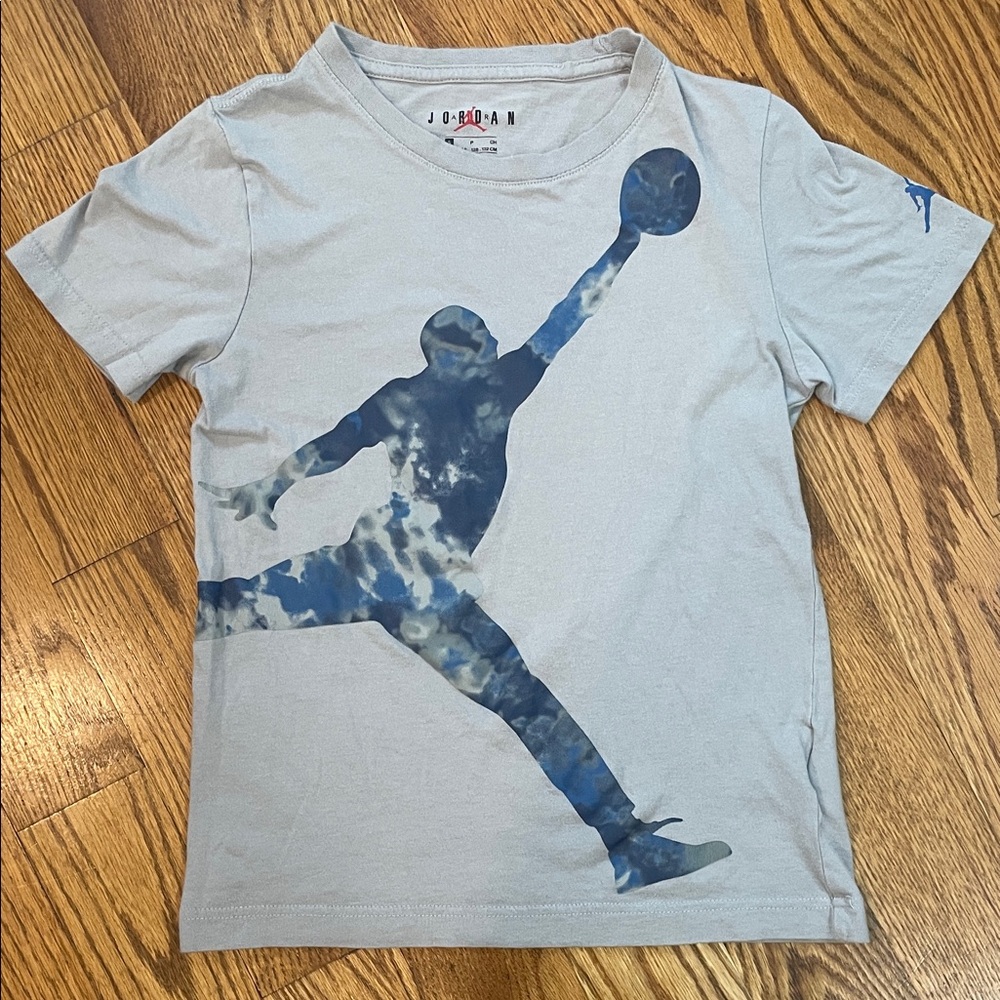 Boy’s Jordan Brand Shirt. Size Small 8-10. Excellent/Like New Condition.